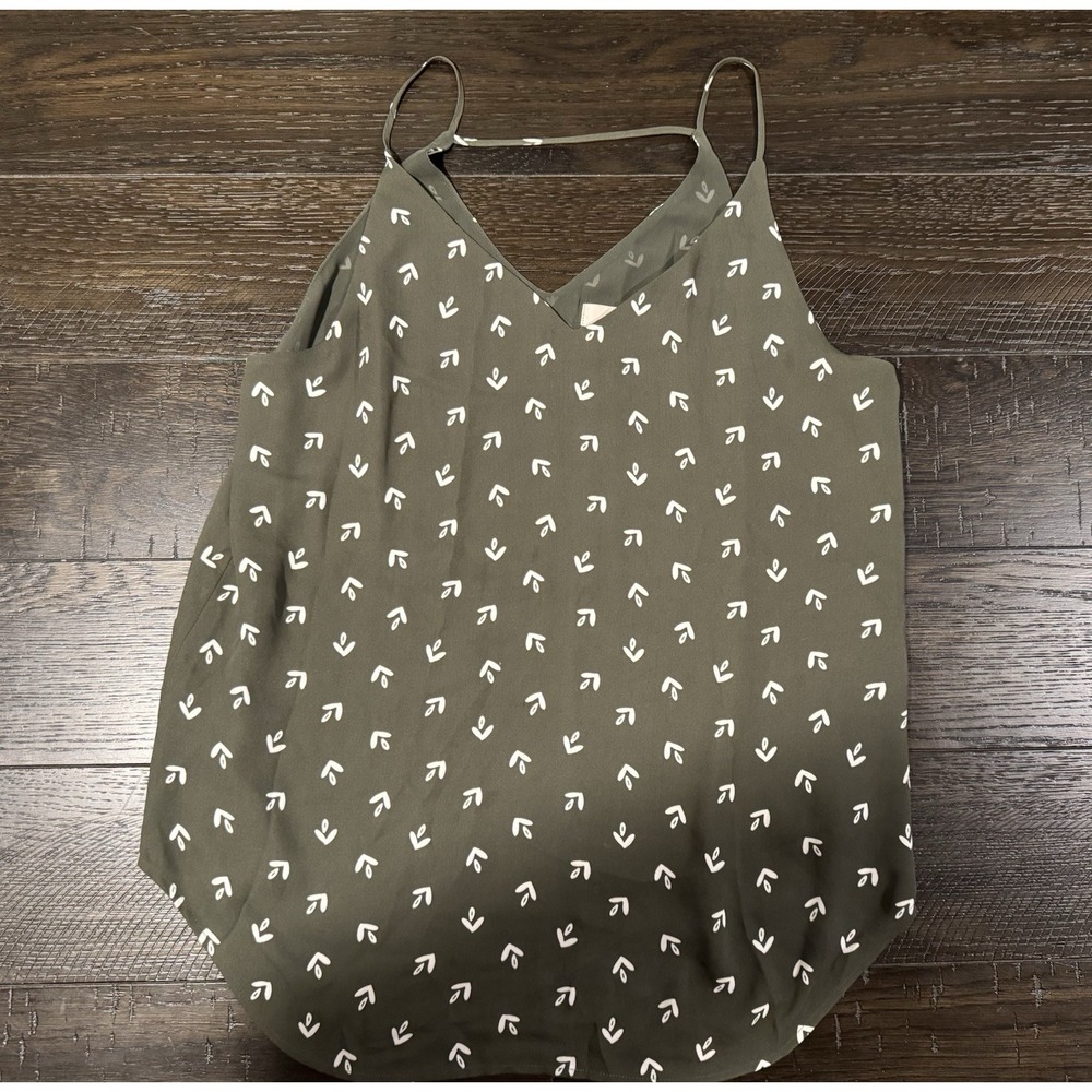LOFT Camisole Tank Top Womens Size Medium Olive Green White Arrow Geometric